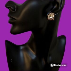 VTG MJ Floral Two-tone Dome Half Hoop Post Earrings
